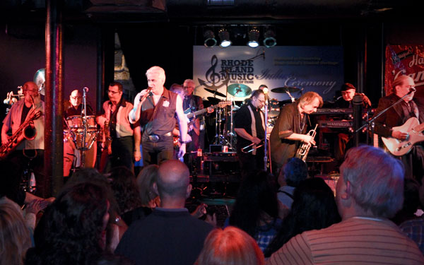 Steve Smith & the Nakeds perform